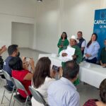 Capacita SESA a parteras.