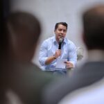 Asiste Felifer Macías a la presentación del Querétaro Maratón 2025.