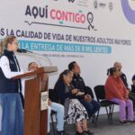 Entrega SEDIF lentes para adultos mayores del municipio de Pinal de Amoles