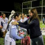 Encabeza Sonia Rocha la clausura del Cuadrangular de Futbol Aquí Contigo en Colón