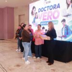 Entrega Doctora Vero cerca de mil laptops para fortalecer la educación en El Marqués